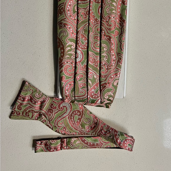 Neiman Marcus Accessories Bow Tie And Cummerbund Boxed Set From